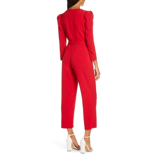 Jumpsuit của Julia Jordan xuất dư xịn