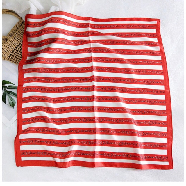 Khăn turban lụa vuông size 70x70cm in dây xích - Maben