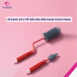 Dụng cụ cọ rửa bình tạo bọt dạng silicon cán dài quay 360 độ màu đỏ