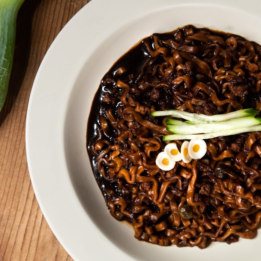 Mì trộn xốt tương đen Jin Jjajang Ramen Ottogi gói 135g