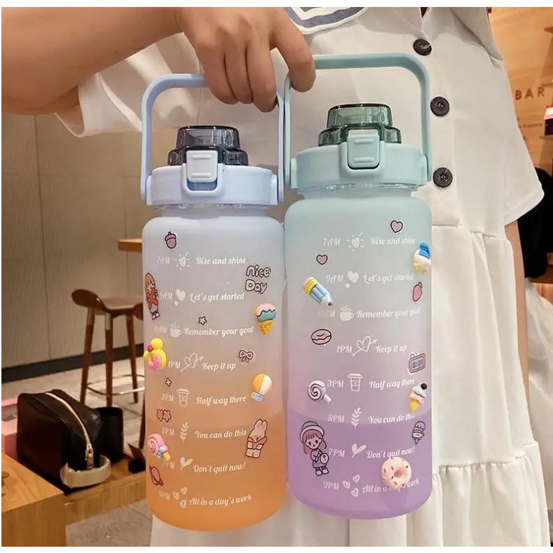 Bình Đựng Nước Thể Thao 2L Có Vạch Báo Giờ Uống Nước Và Ống Hút Cực Kute