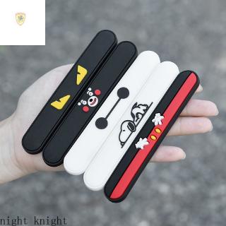 Miếng Dán Chống Va Chạm Chống Trầy Xước Họa Tiết Hoạt Hình Snoopy Dễ Thương Trang Trí Cửa Xe Hơi