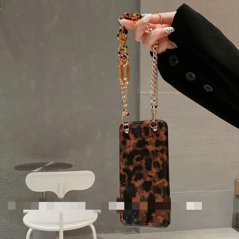 Ốp Điện Thoại Màu Hổ Phách Phối Dây Xích Cho Iphone 12 Apple 11pro Max Xr / Xs 7 / 8p | BigBuy360 - bigbuy360.vn