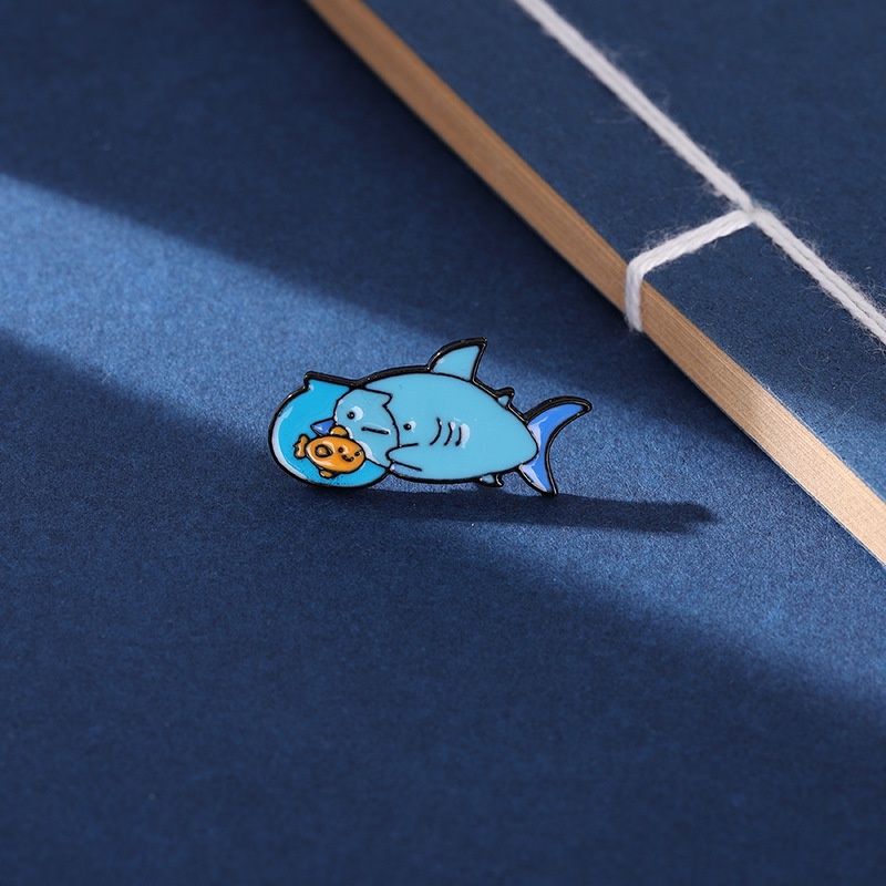 Trâm Cài Áo Kim Loại Hình Cá Mập Nhỏ Dễ Thương