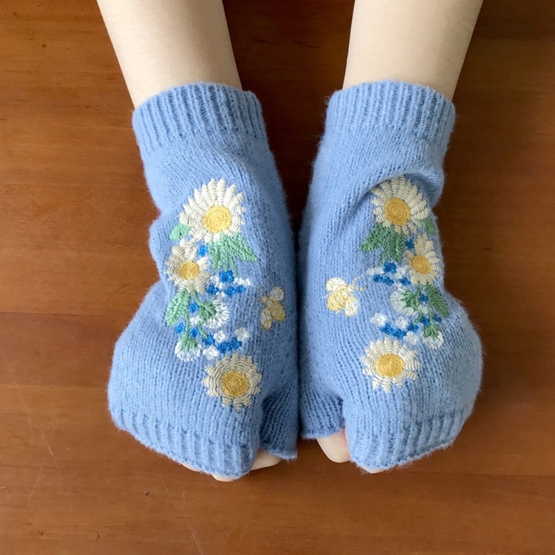 Găng Tay Hở Ngón Co Giãn Thêu Hoa Dễ Thương Dùng Khi Lái Xe