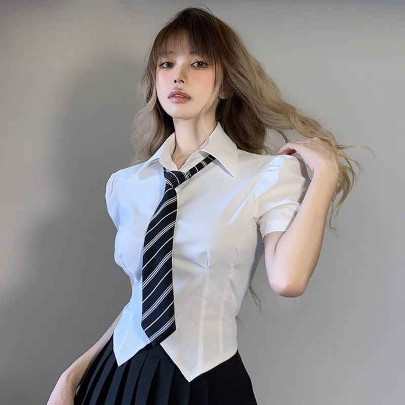 Áo sơ mi croptop dáng ôm tay phồng