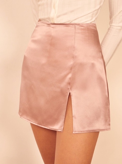 Chân váy lụa sẻ đùi video thật hình thật | BigBuy360 - bigbuy360.vn