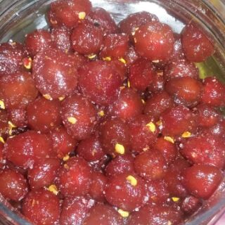 Chùm ruột rim xí muội.