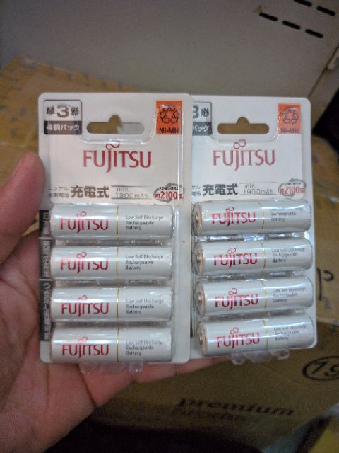 Pin sạc AA Fujitsu 1900mAh vĩ 4 viên made in Japan hàng nội địa Nhật Bản