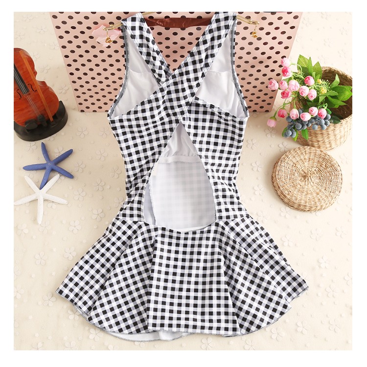 Bộ đồ bơi váy với thiết kế che bụng hở lưng tôn dáng - 1706 | BigBuy360 - bigbuy360.vn