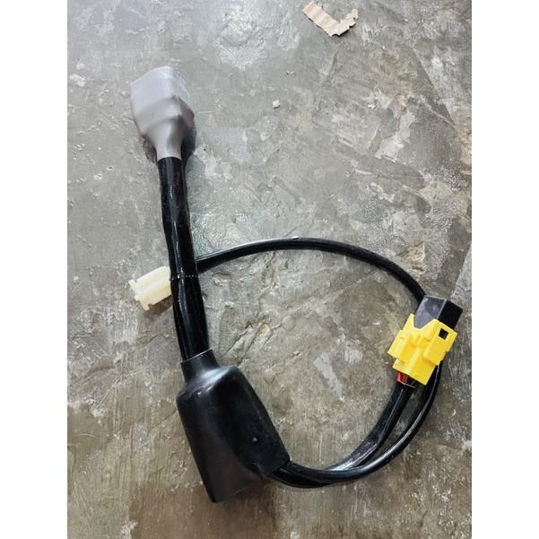 Sạc Spark 135i xài cho exciter 4s-5s , Có bán jack chuyển cho ae xài exciter lên sạc , pass, cao su