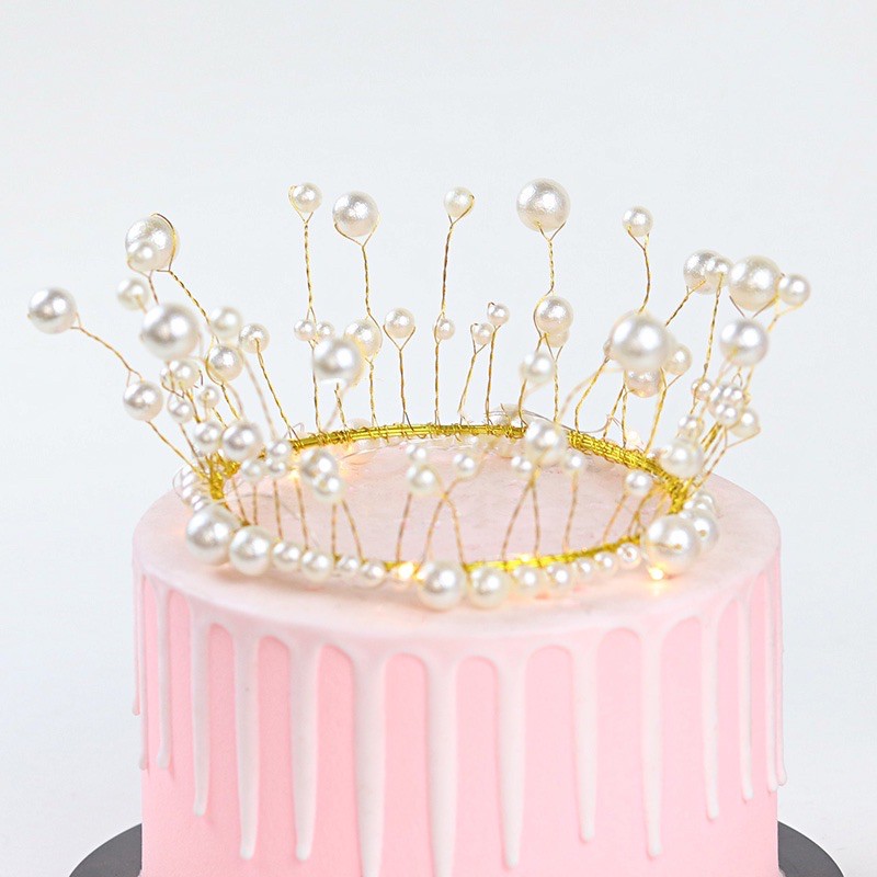 Phụ kiện trang trí bánh kem hình vương miện đính ngọc trai lãng mạn
