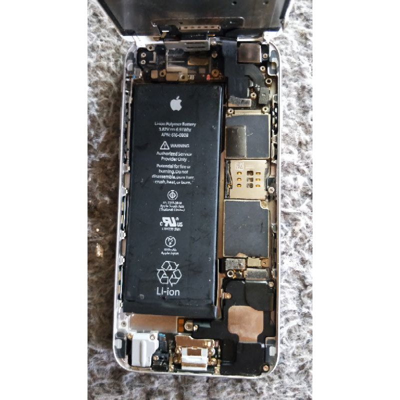 cụm sau điện thoại iPhone 6G gold khoá kích hoạt không màn