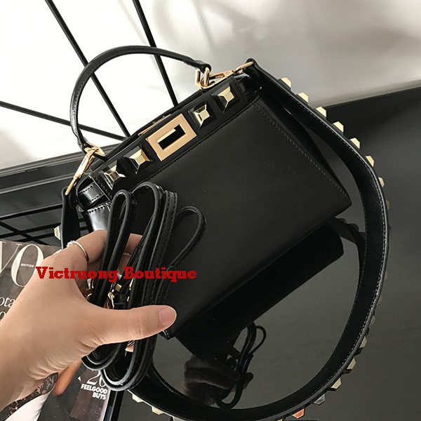 Túi xách đinh tán mới