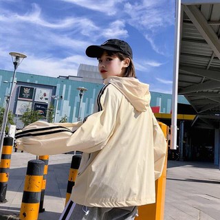 ...... Áo khoác gió nữ form rộng sieu hothot