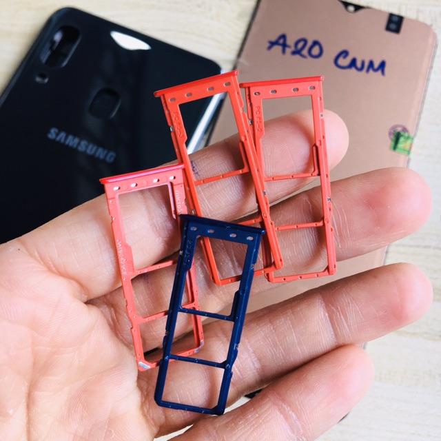 Combo Bộ Vỏ Sườn + Màn Hình Samsung A20 Zin Hàng Cao Cấp (Tặng khay Sim)