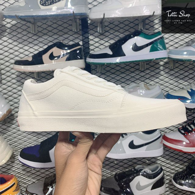 Giày Vault Trắng Nam Nữ