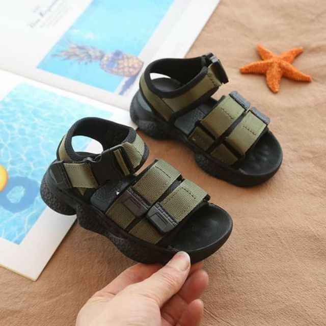 Dép sandal bé trai