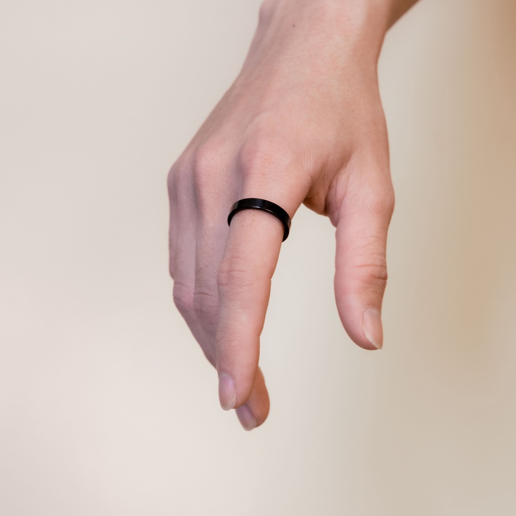 Nhẫn nam thời trang Basic Less Ring Kuu Clothes Nam nữ Unisex Màu đen chất liệu Titan không gỉ - Basic Less Ring đẹp