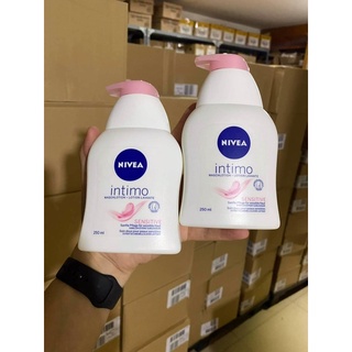 DUNG DỊCH VỆ SINH PHỤ NỮ NIVEA INTIMO ĐỨC