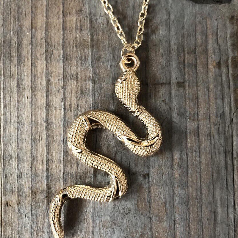 Vòng cổ hợp kim hình rắn độc đáo