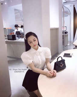 Áo sơ mi trắng tay bồng cổ ren