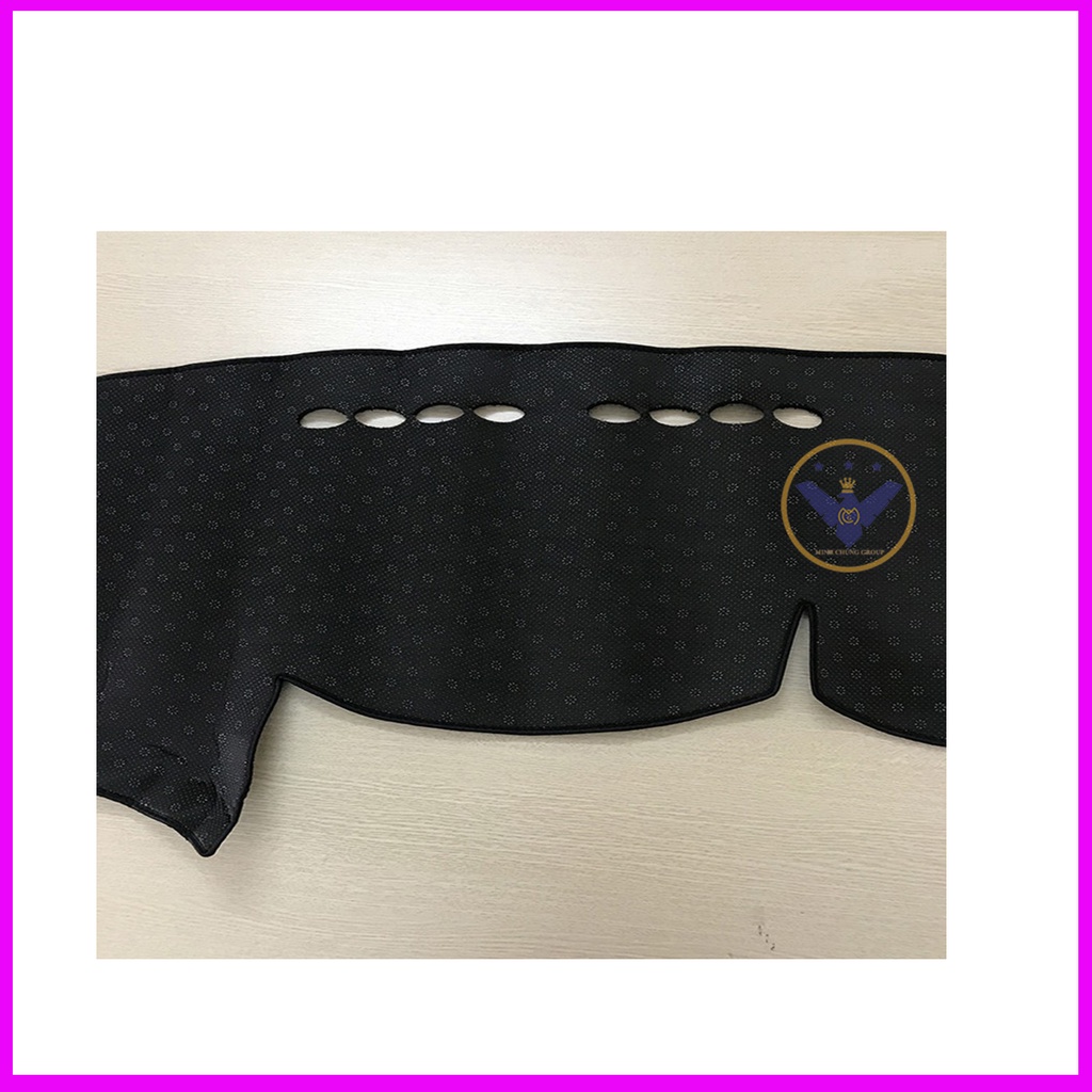 Thảm Taplo Mitsubishi Triton 2016-2022 Màu Đen Chất Liệu Da hoặc Nhung Lông Cừu Đế Có Chống Trượt