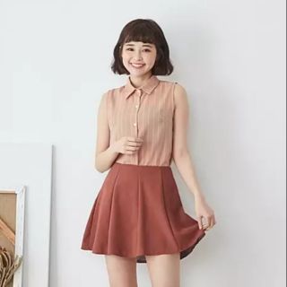 Chân váy xòe ngắn có quần đùi bên trong