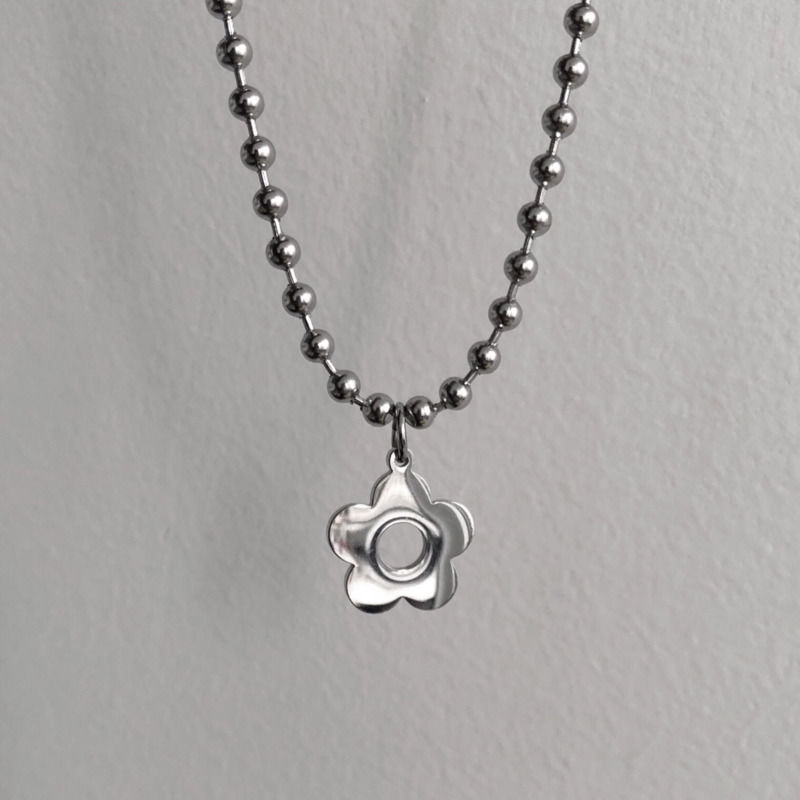 Dây chuyền hoa vui nhộn ngọt ngào dành cho nữ