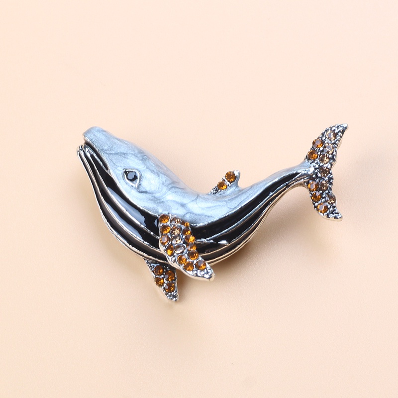 Ghim Cài Áo Hình Cá Voi Đính Đá Thời Trang