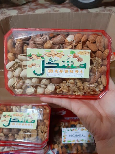 Mix Nuts Combor 6 loại hạt: óc chó, macca, hạnh nhân, điều, dẻ cười, sen sấy