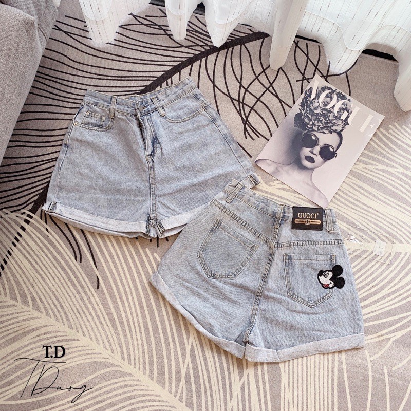 Quần short jean mickey