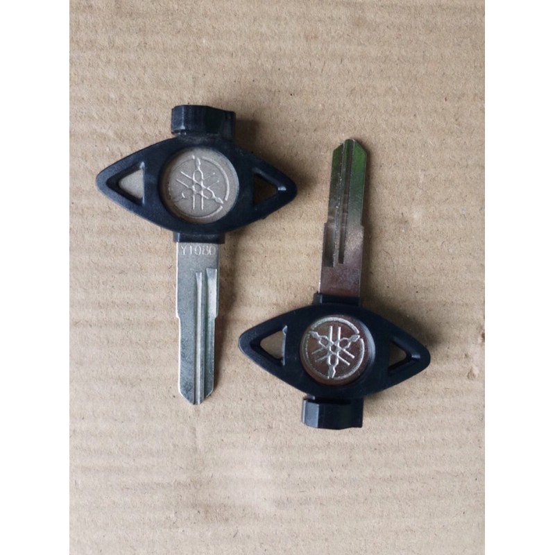 Combo 2 phôi chìa khoá xe YAMAHA ( rảnh trái , loại 2 rảnh )