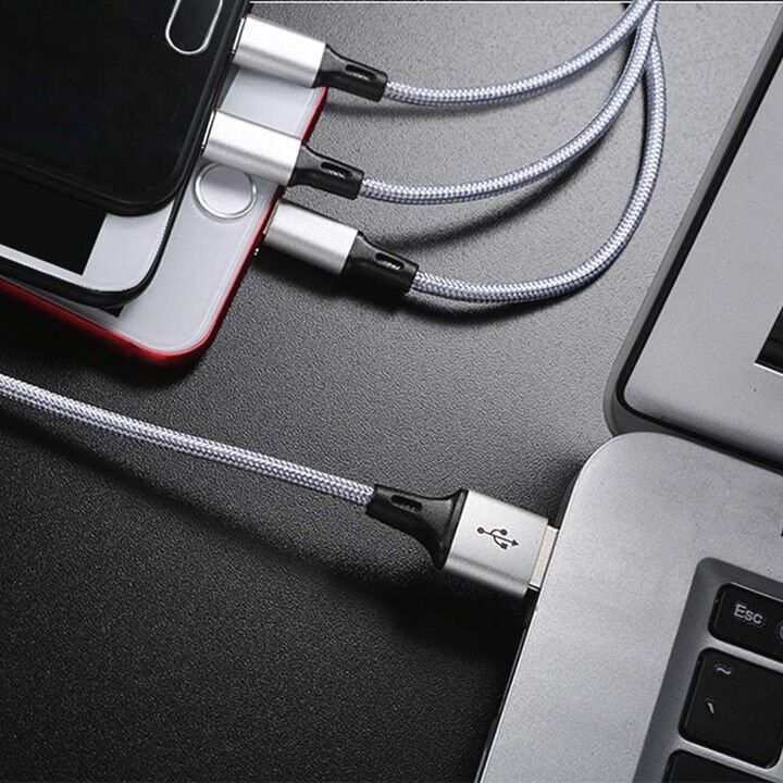 Dây cáp sạc nhanh 3 trong 1 chính hãng cổng Lightning Usb Type C và Mirco Usb tiện dụng khi sạc trên ô tô