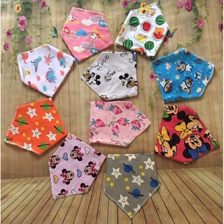 Khăn yếm tam giác bấm cúc cho bé