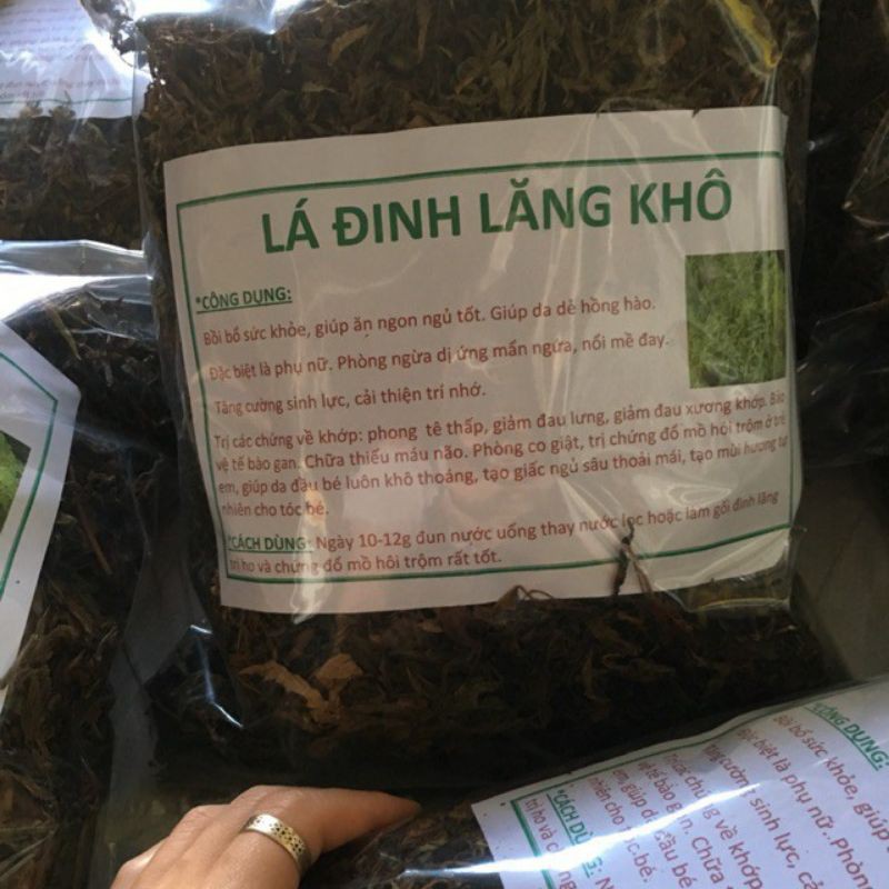 LÁ ĐINH LĂNG KHÔ  SẠCH 1KÍ