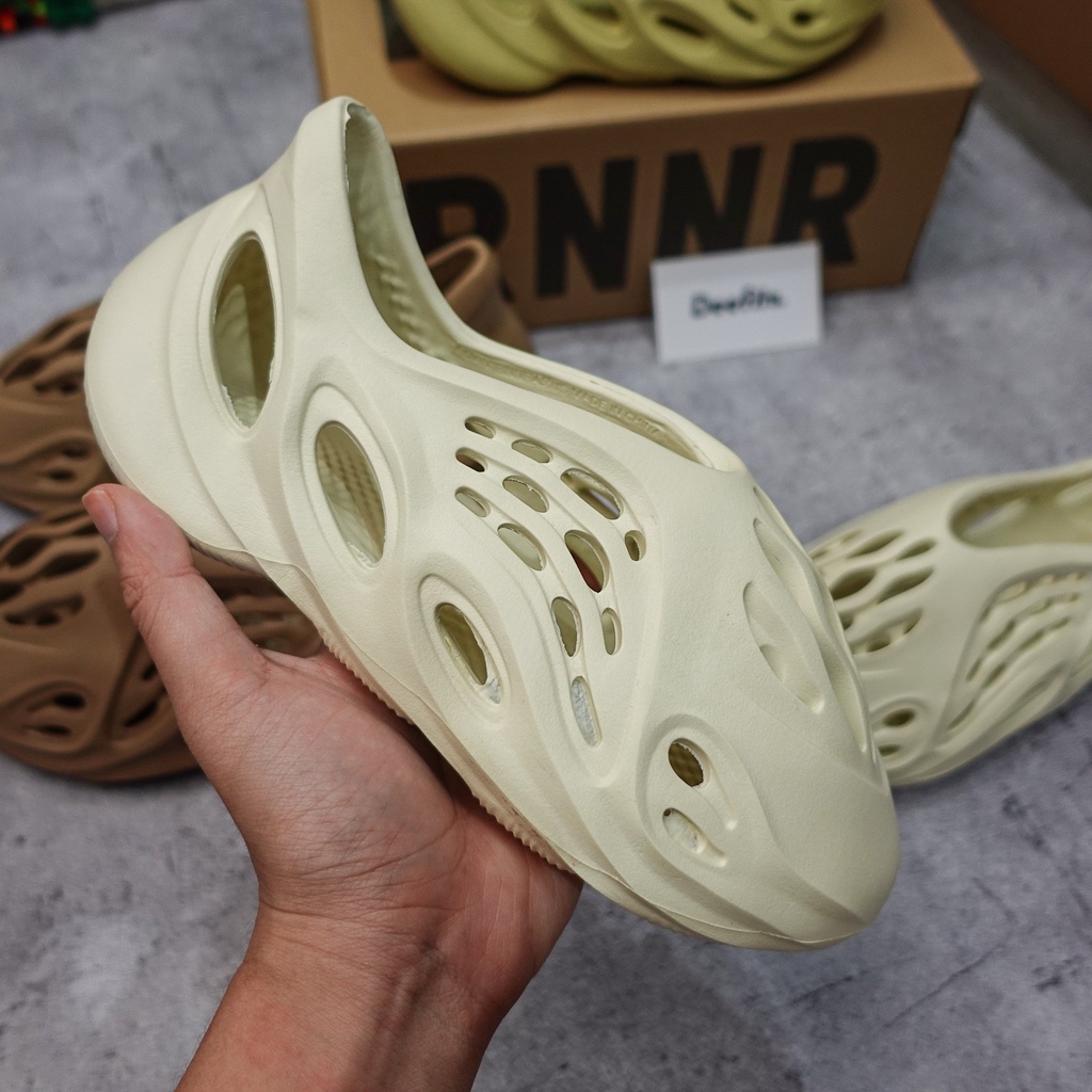 Dép Yezzy Foam Runner phối màu Sand - Bản Best - Vnstoresneaker