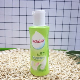 Dung Dịch Vệ Sinh Lactacyd Trầu Không