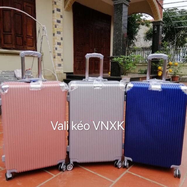 Vali kéo CHÍNH HÃNG HÙNG PHÁT 841 size 28inch bọc góc kim loại siêu bền sọc dọc.vali kéo 28inch bảo hành hãng 5 năm