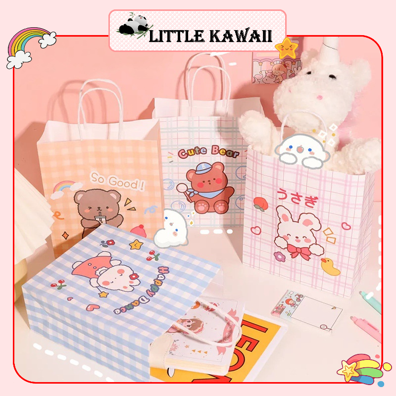 Túi giấy đựng quà 18x8x21cm nhiều mẫu dễ thương có quai xách