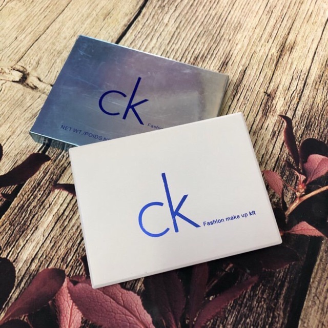 Phần nền Calvin Klein