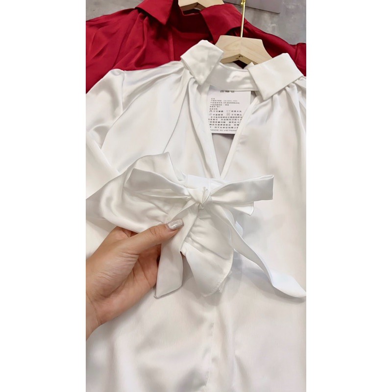 Áo sơ mi lụa cổ V tim