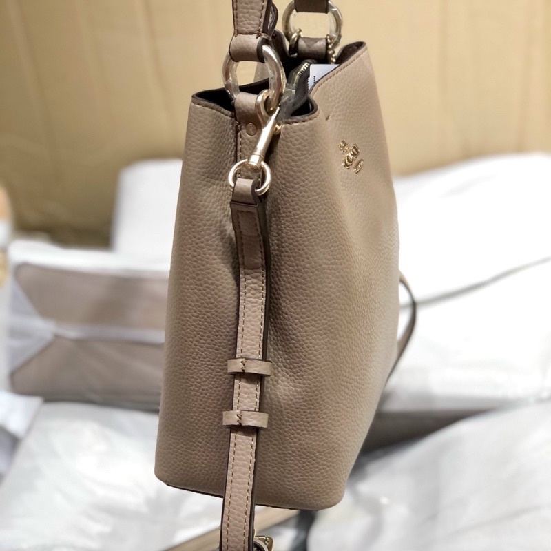 Túi Coach bucket màu nude siêu xinh