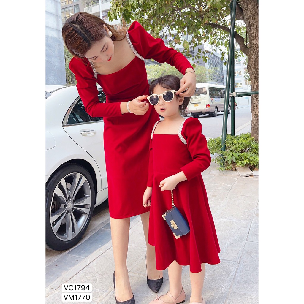 Váy nhung đỏ viền ngọc bé gái V1794 - Đẹp Shop DVC - Kèm ảnh thật trải sàn do shop tự chụp