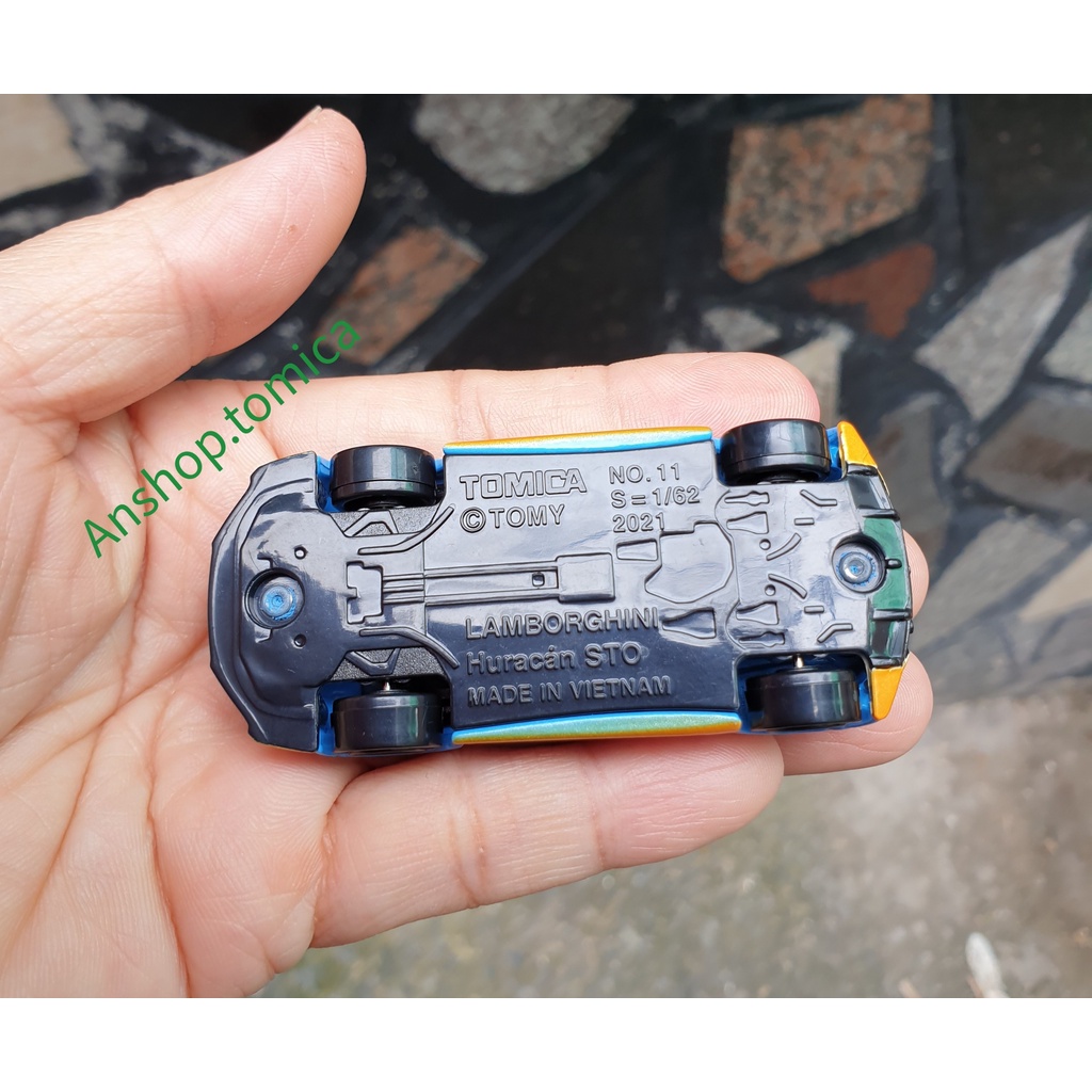 Xe mô hình tĩnh tomica Nhật Bản - Lambor màu xanh