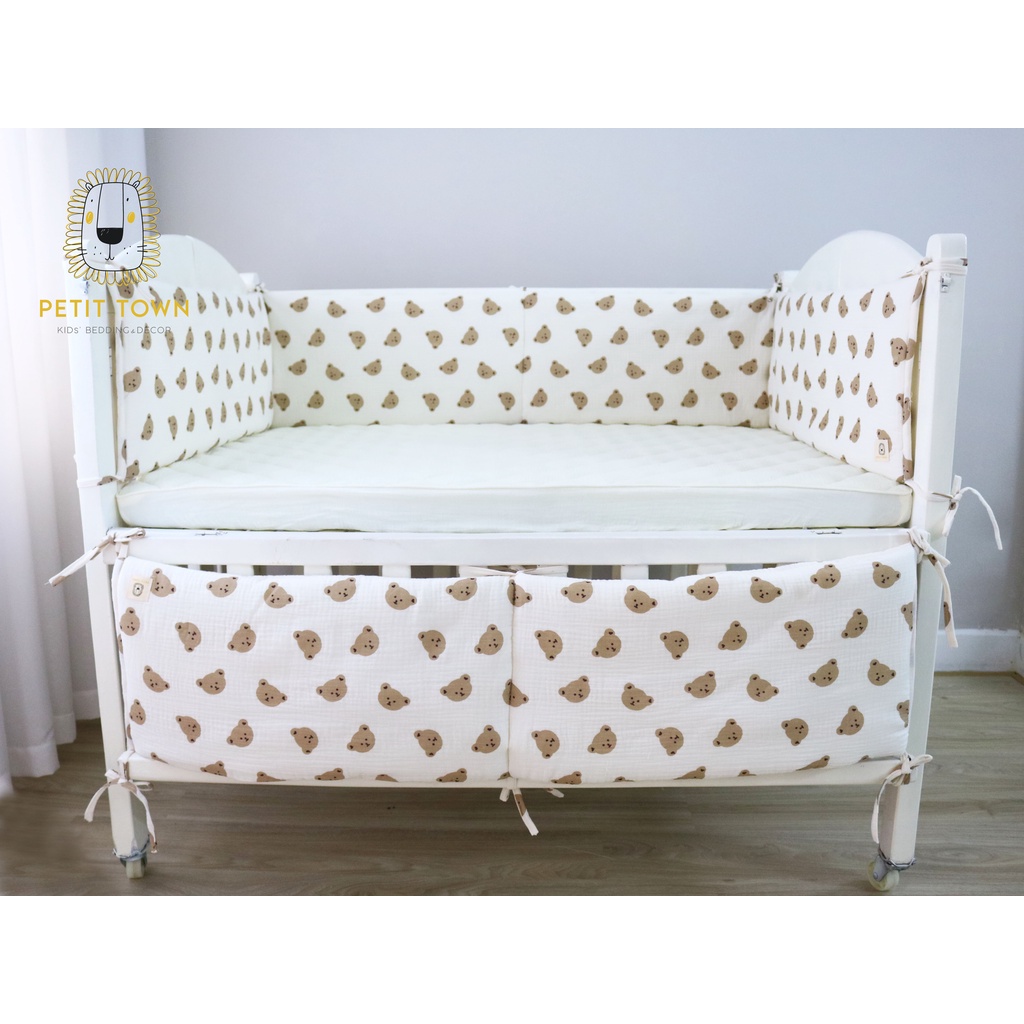 Quây cũi 4 mặt chần bông vải xô muslin Petit Town cho bé trai