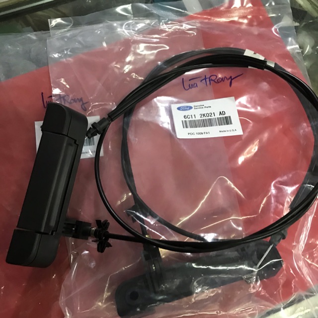 Tay mở cửa lùa trong Ford Transit và cáp