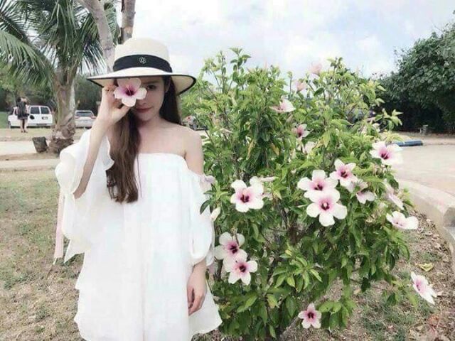 Váy trễ vai nơ tay