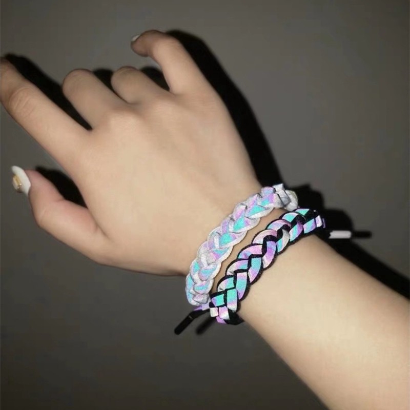 Vòng tay phản quang ban đêm độc đáo dành cho cặp đôi với 18 mẫu chọn lựa | BigBuy360 - bigbuy360.vn