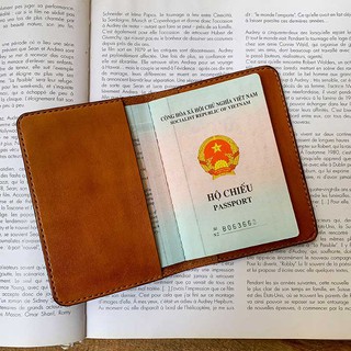Bao da passport thủ công - màu vàng bò DT420